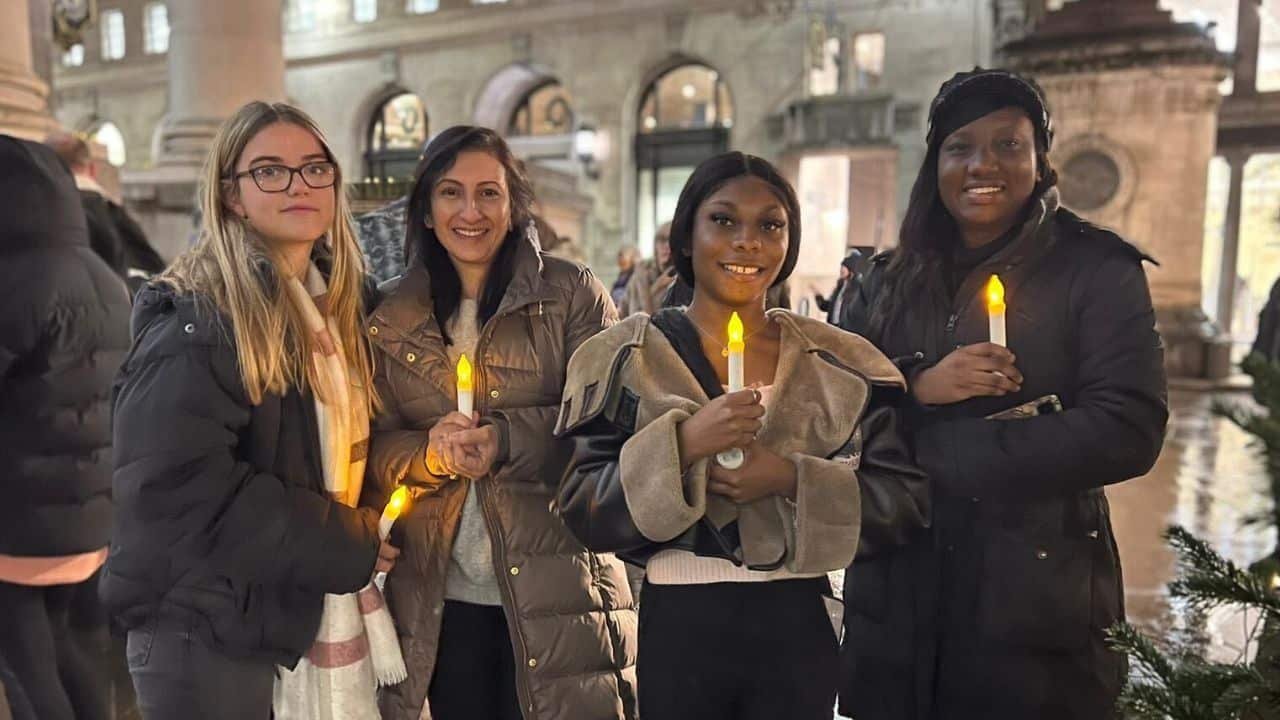 Light up the Night Vigil with Homecare staff and Professionals